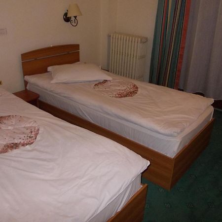 Hotel Bucegi Portile Regatului Paraul Rece Habitación foto